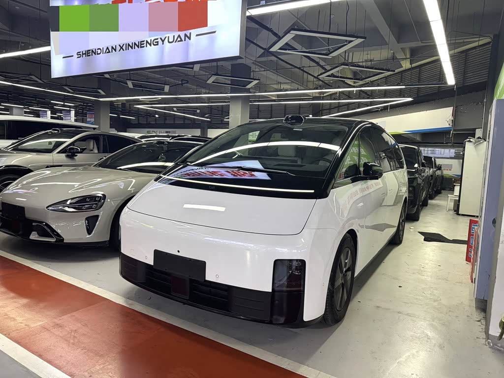Li Auto MEGA