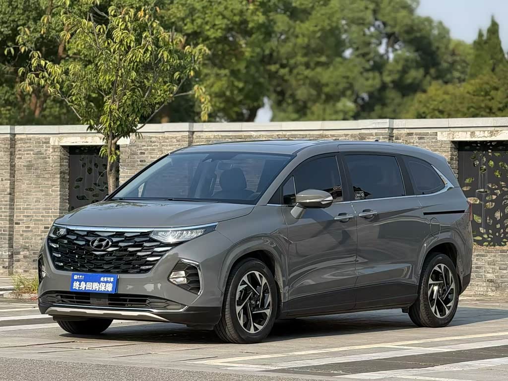 Hyundai Custo