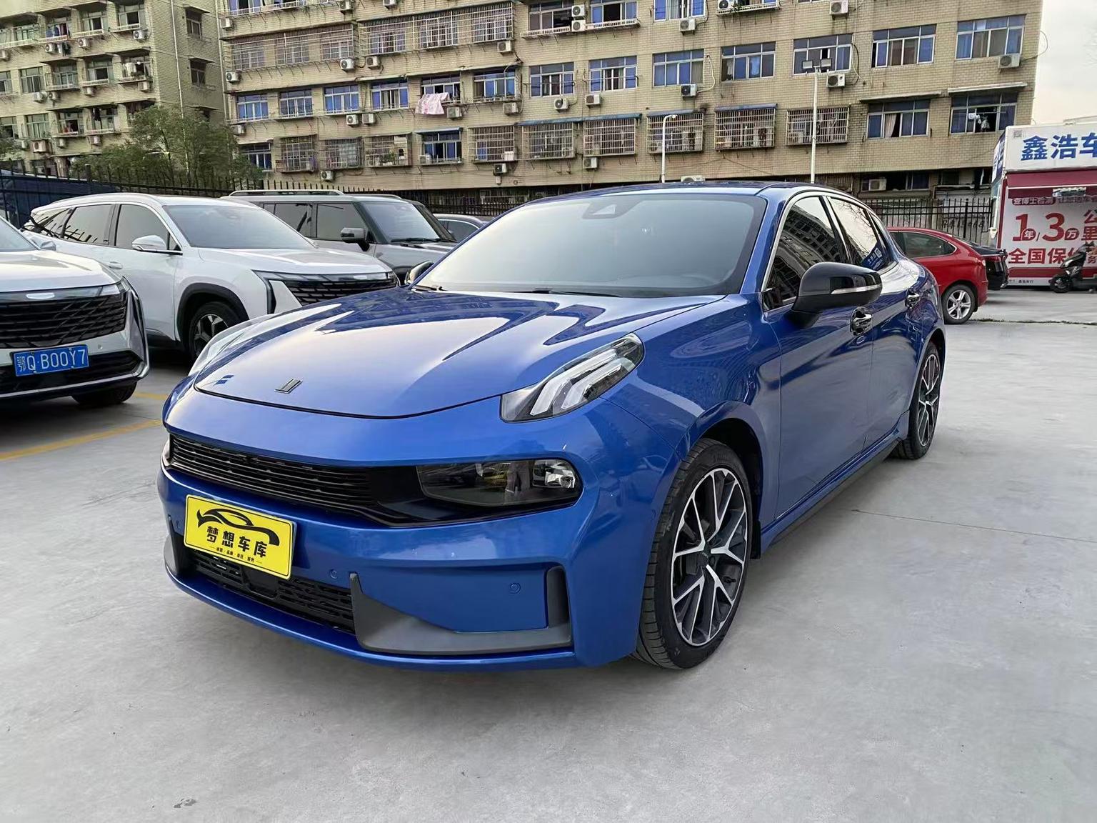 Lynk & Co 03