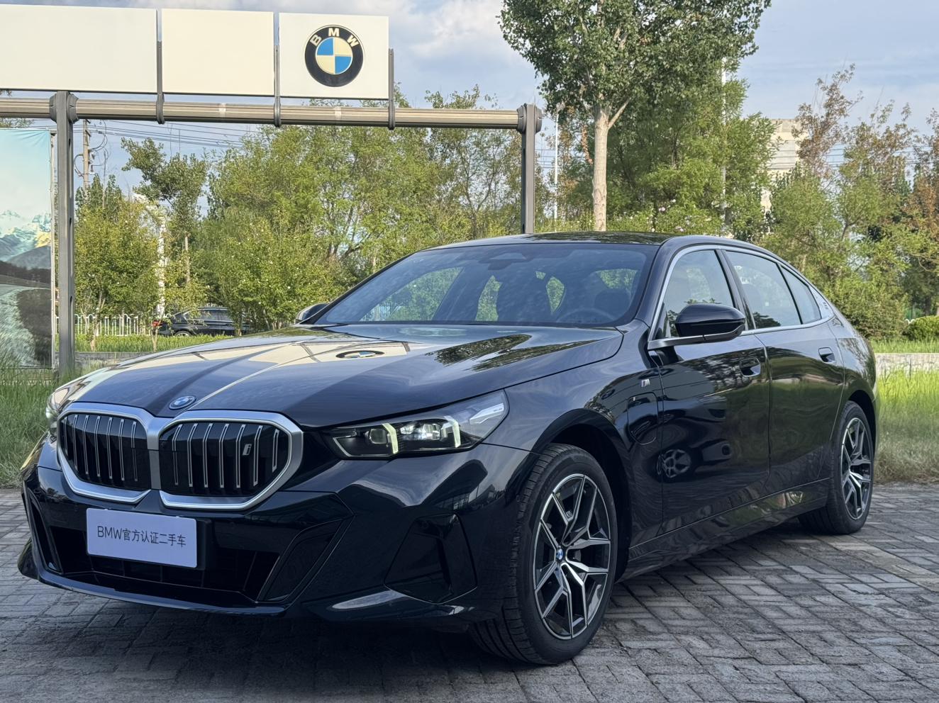 BMW i5