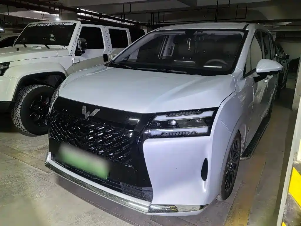 Wuling 730