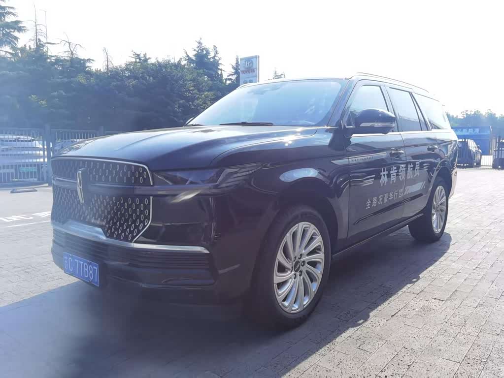 Lincoln Navigator