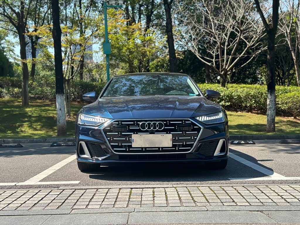 Audi A7L