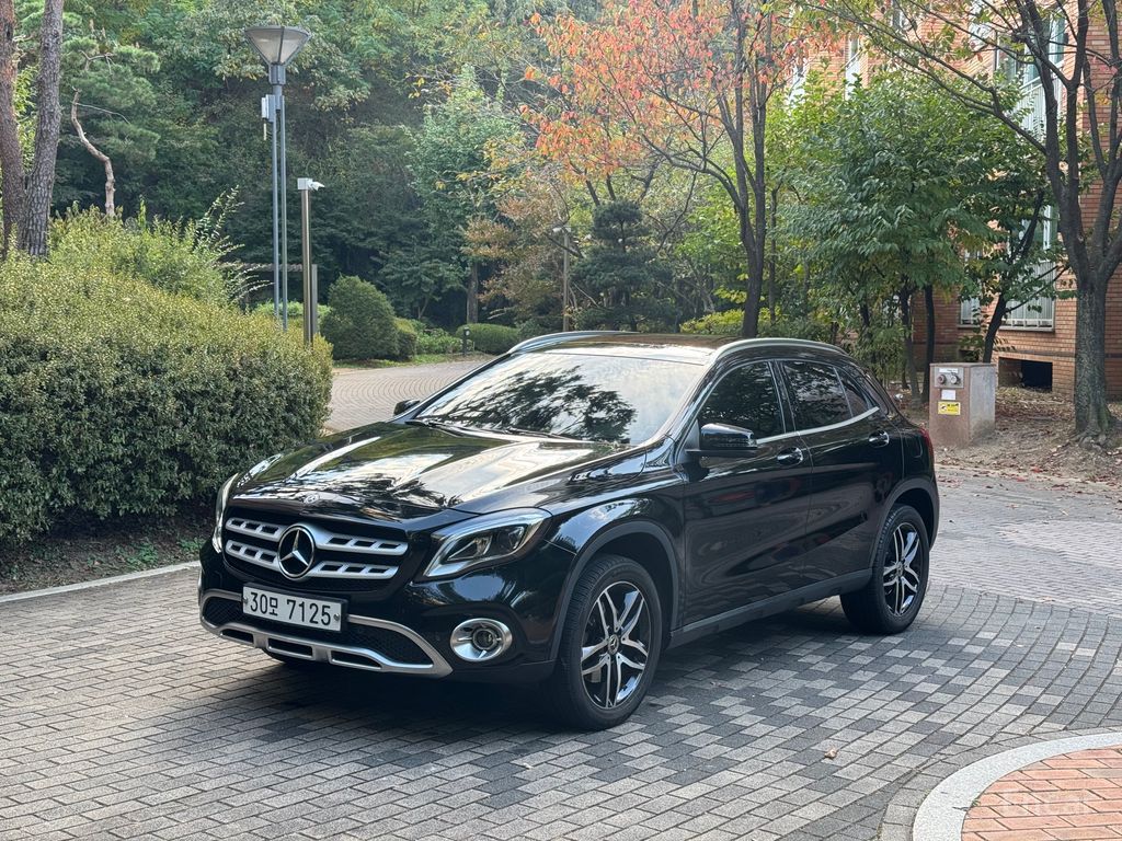 Mercedes-Benz GLA-Class X156