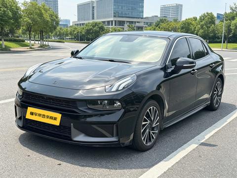 Lynk & Co 03