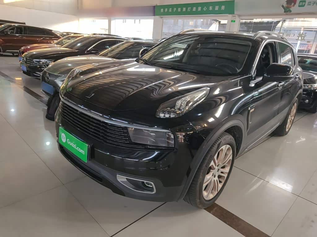 Lynk & Co 01