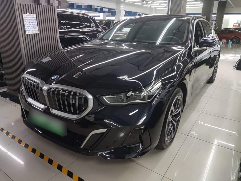 BMW i5