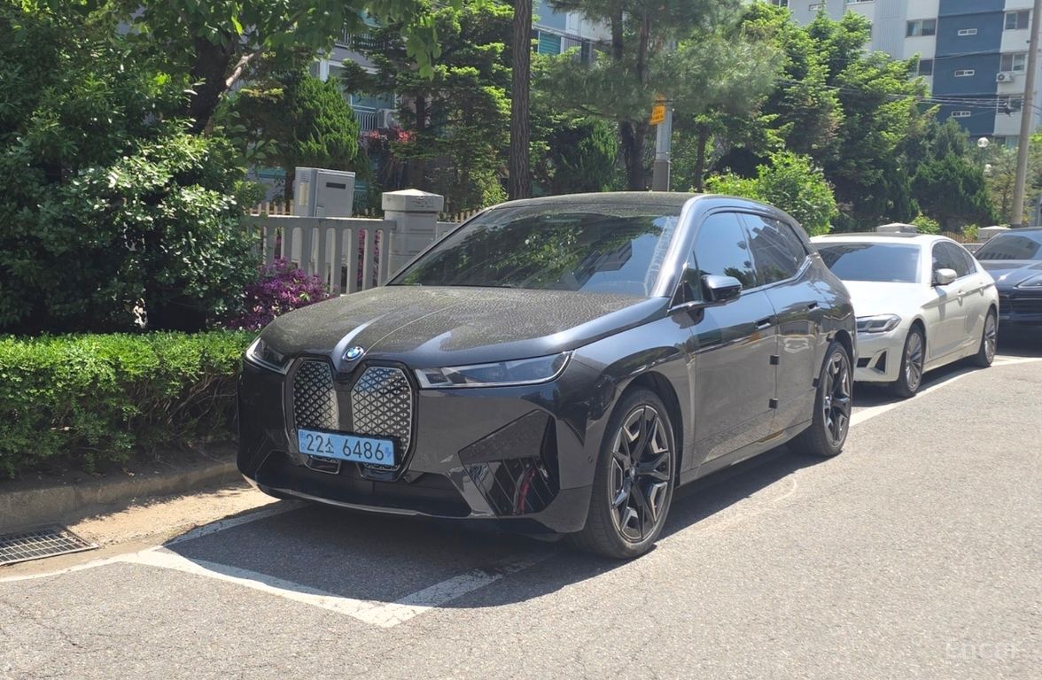 BMW iX