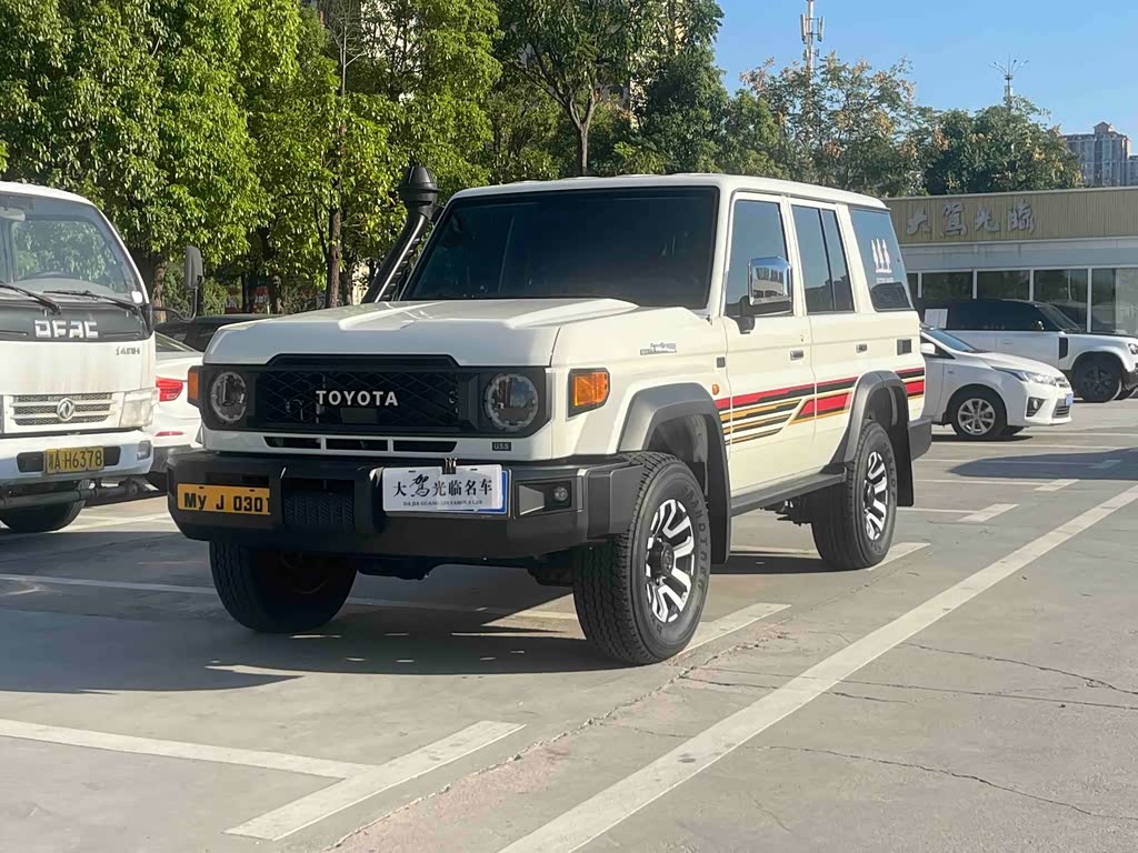 Toyota Land Cruiser