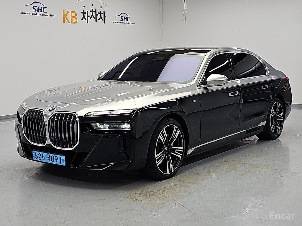 BMW i7