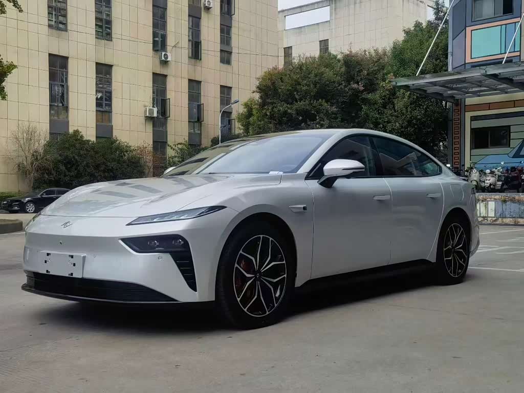 Dongfeng eπ007