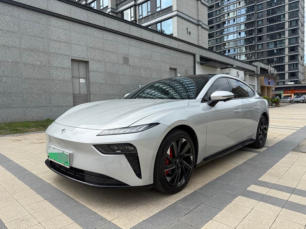 Dongfeng eπ007