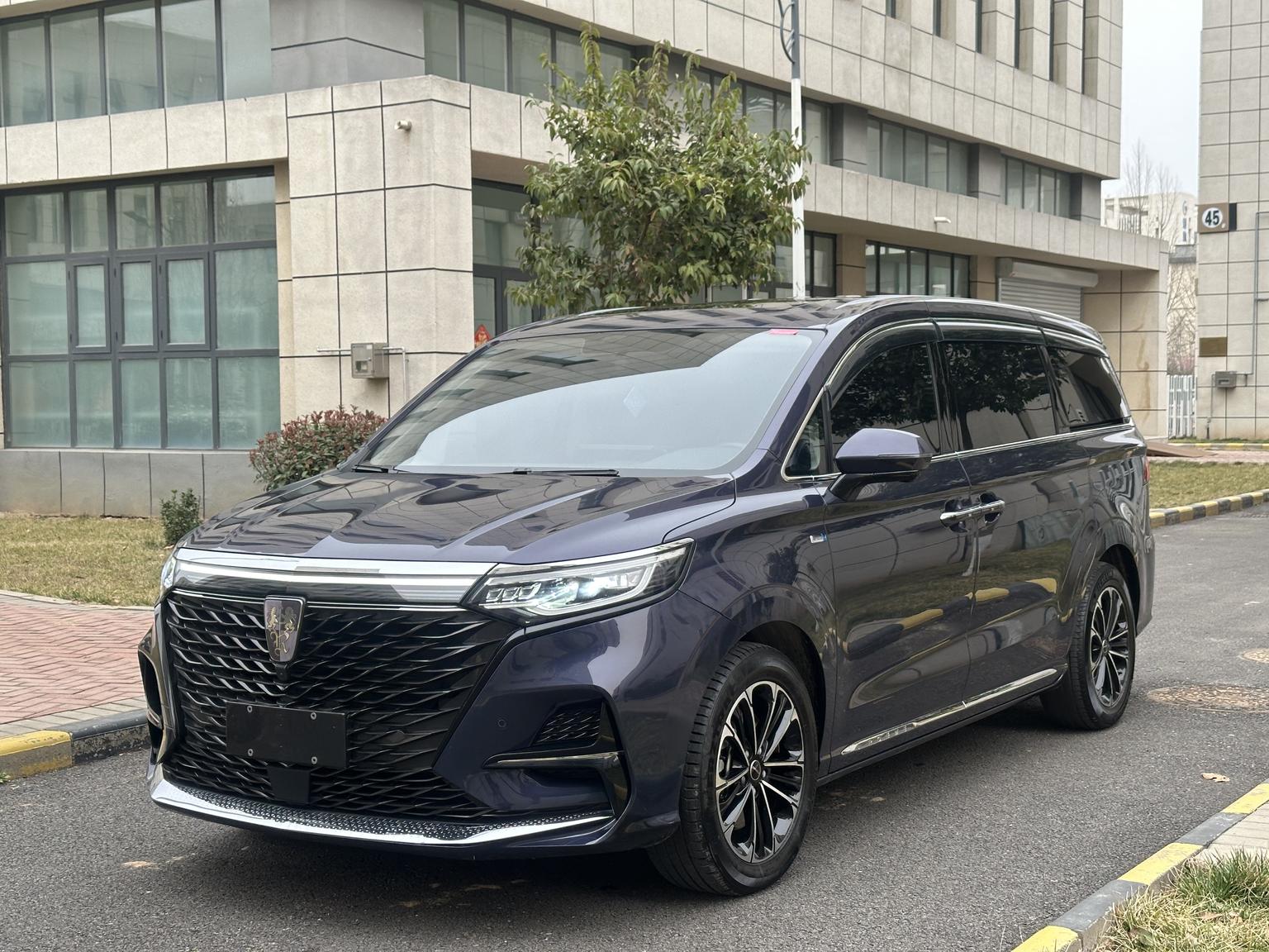 Roewe iMAX8
