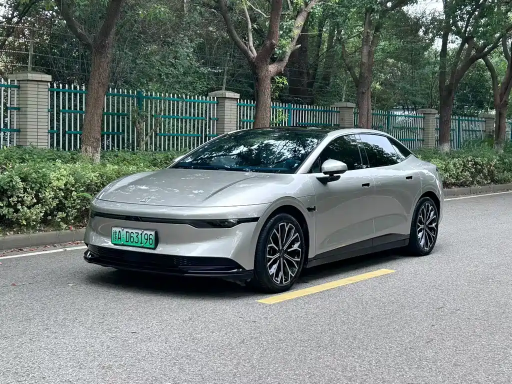 Zeekr 007