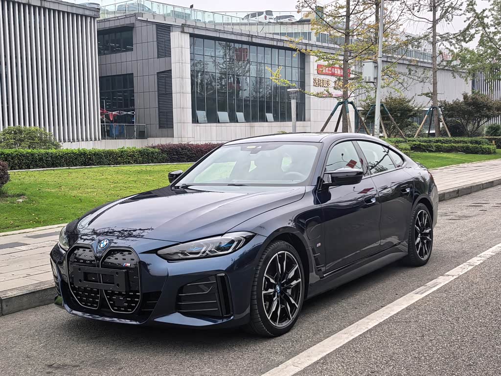 BMW i4 M