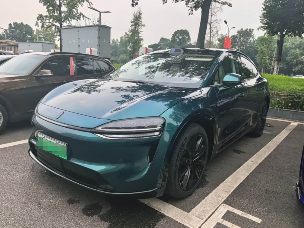 Luxeed R7