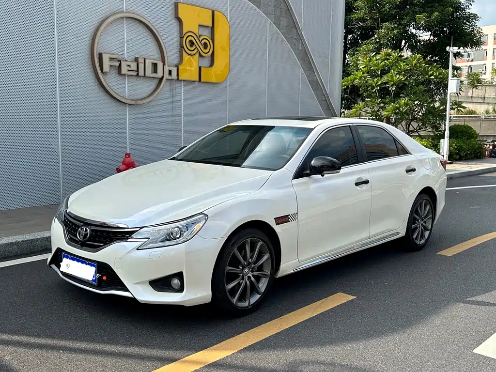 Toyota Reiz