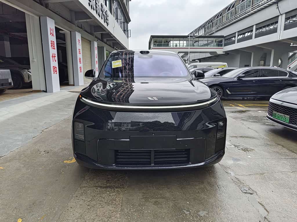 Li Auto L8