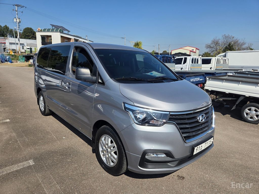 Hyundai Starex