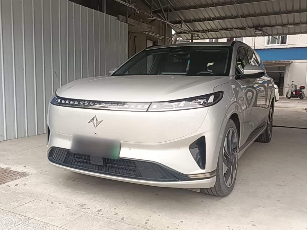 Dongfeng eπ008