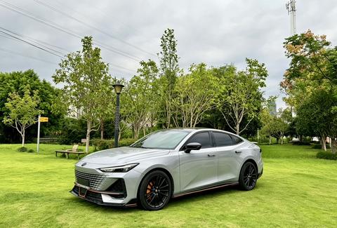 Changan UNI-V
