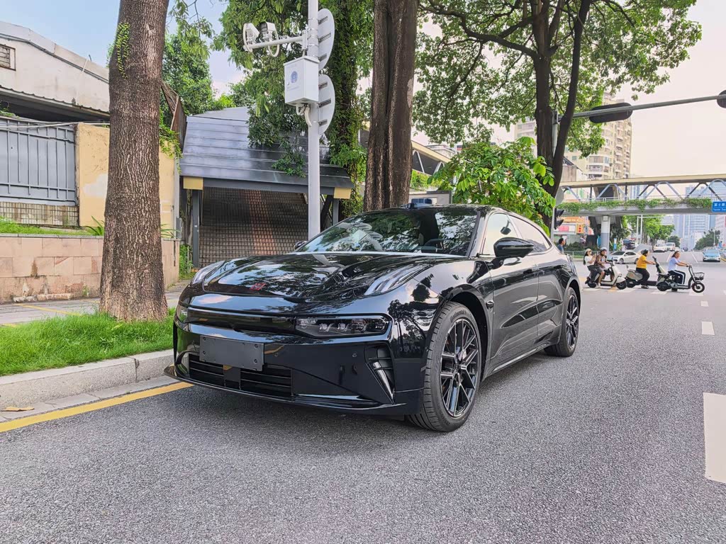 Zeekr 001