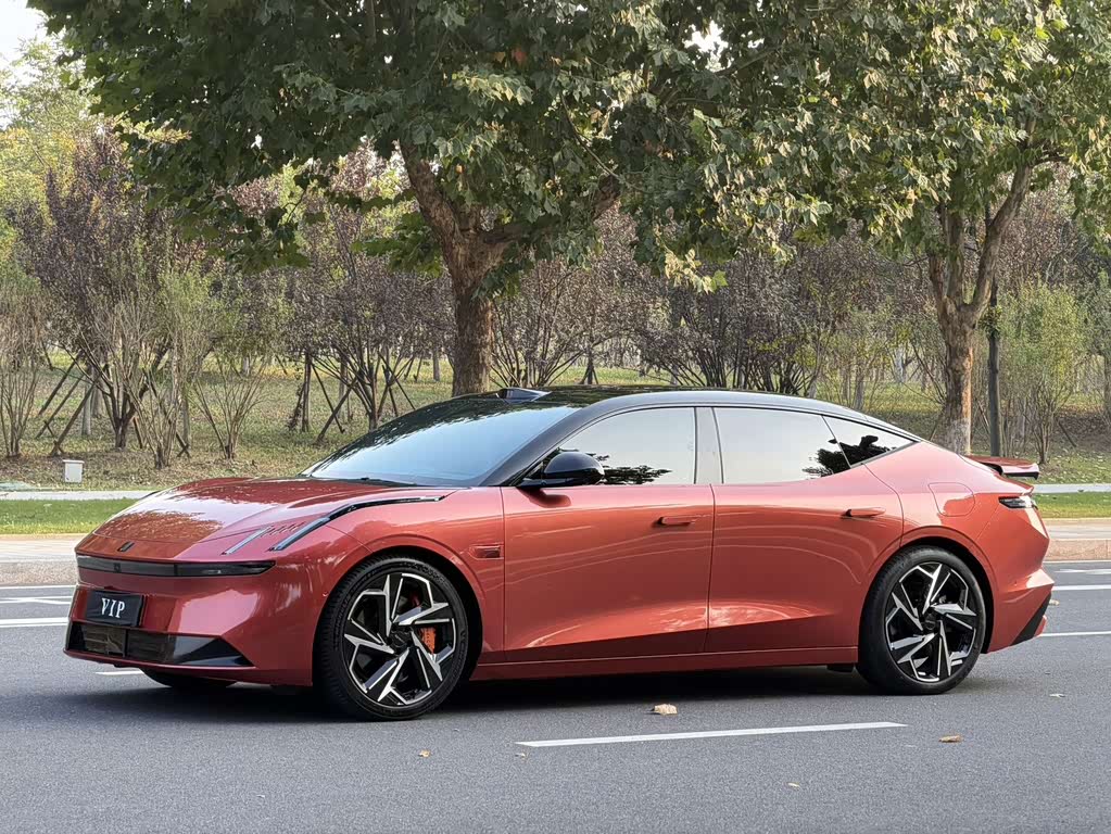 Lynk & Co Z10