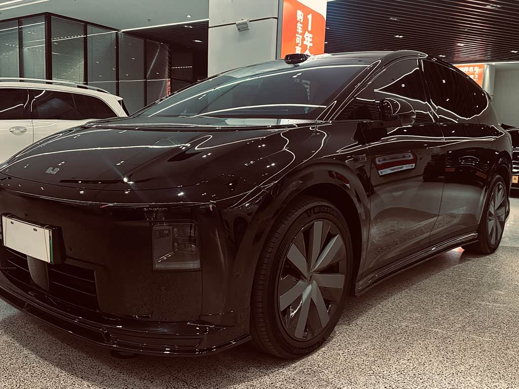 Li Auto i8