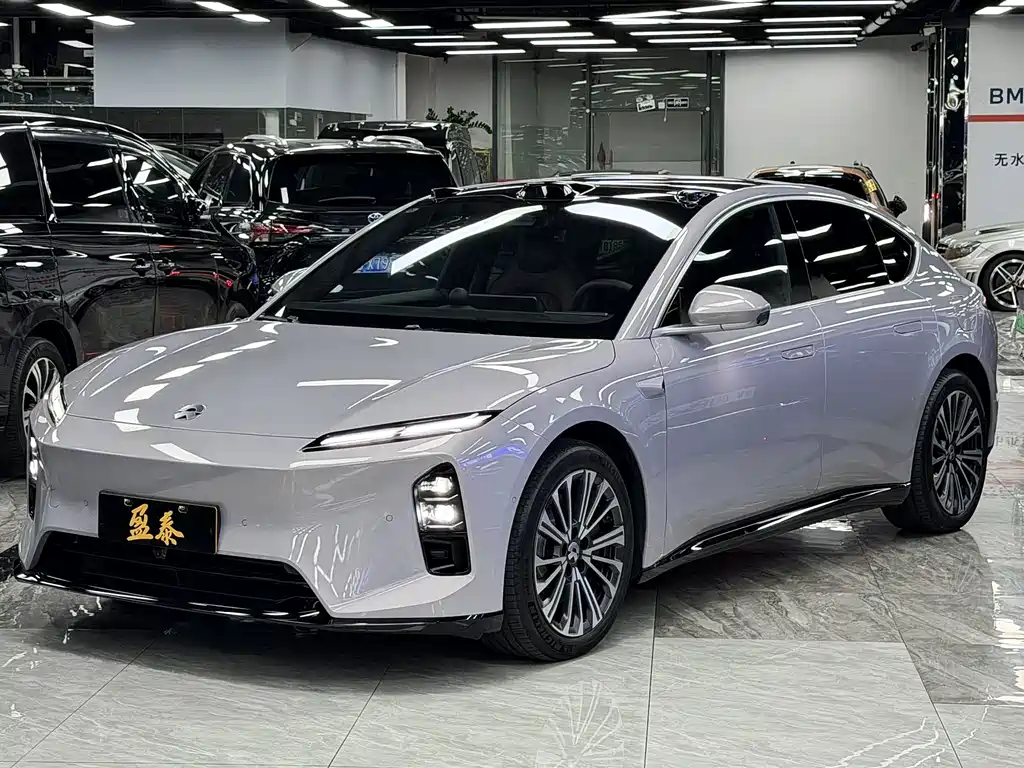 NIO ET5
