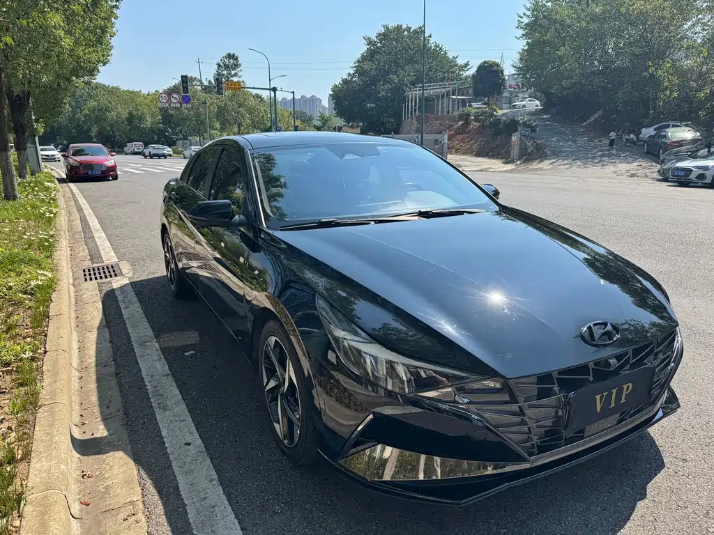 Hyundai Elantra
