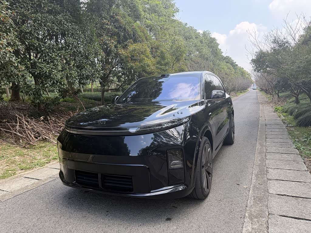 Li Auto L8