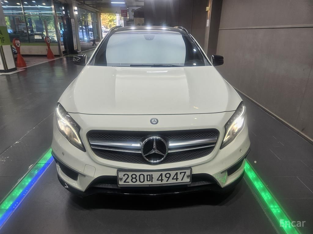 Mercedes-Benz GLA-Class X156