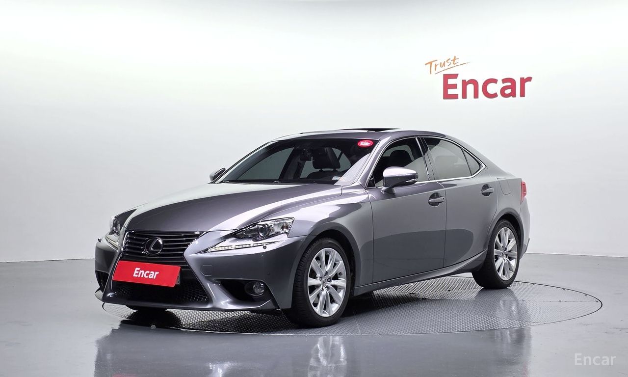 Lexus IS