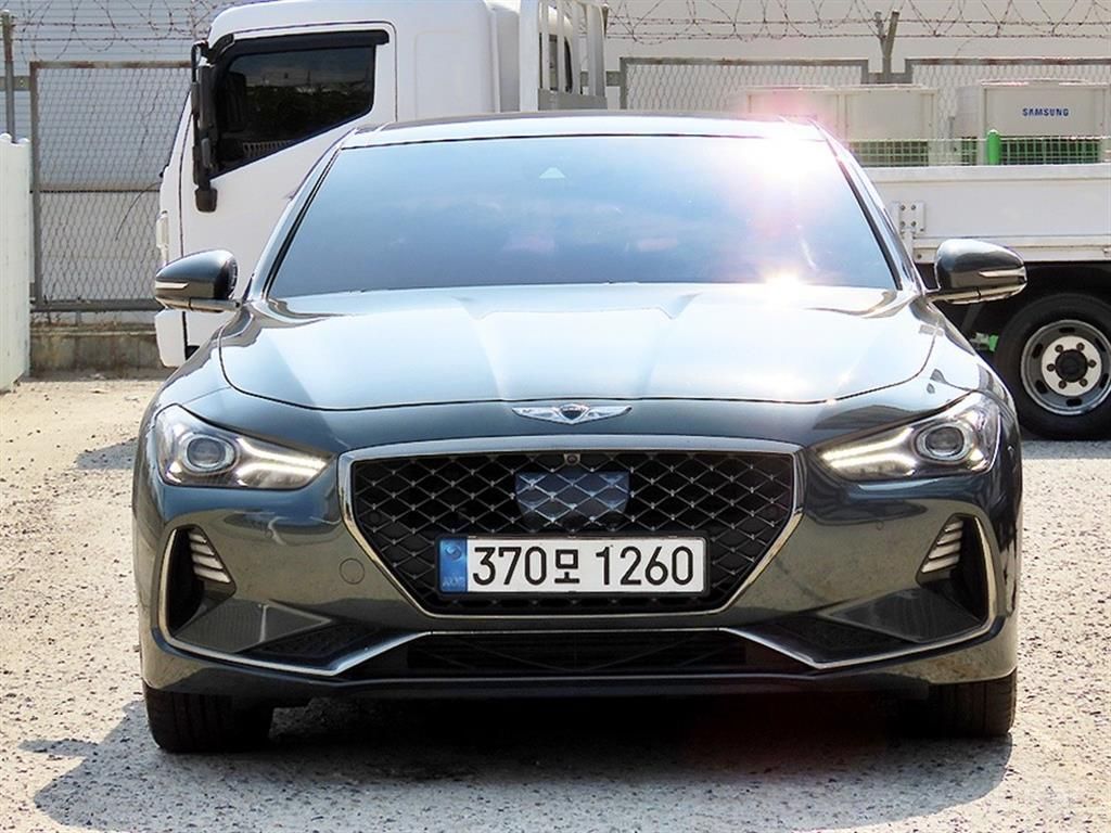 Genesis G70