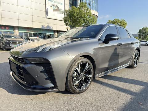 Lynk & Co 03