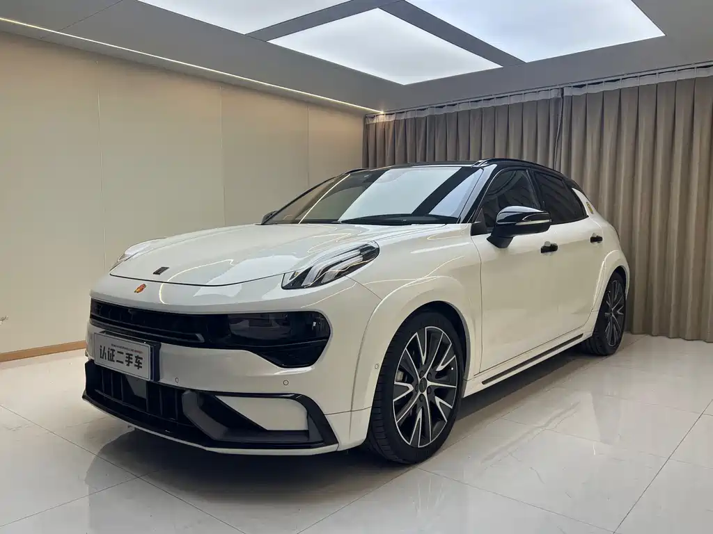 Lynk & Co 02 Hatchback
