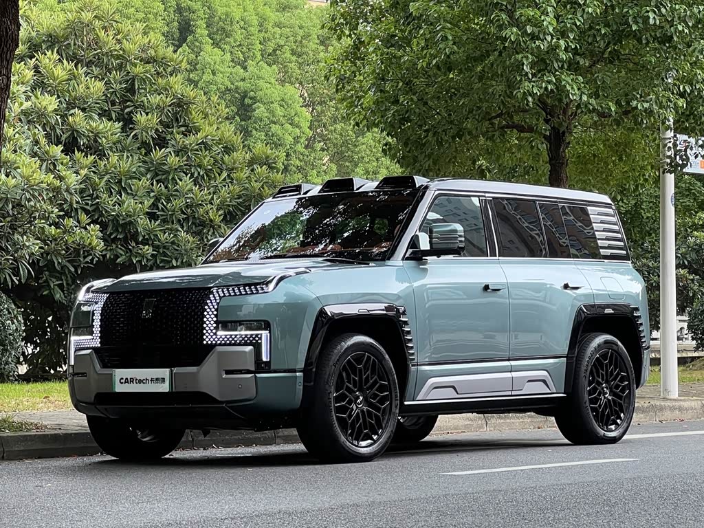 Yangwang U8