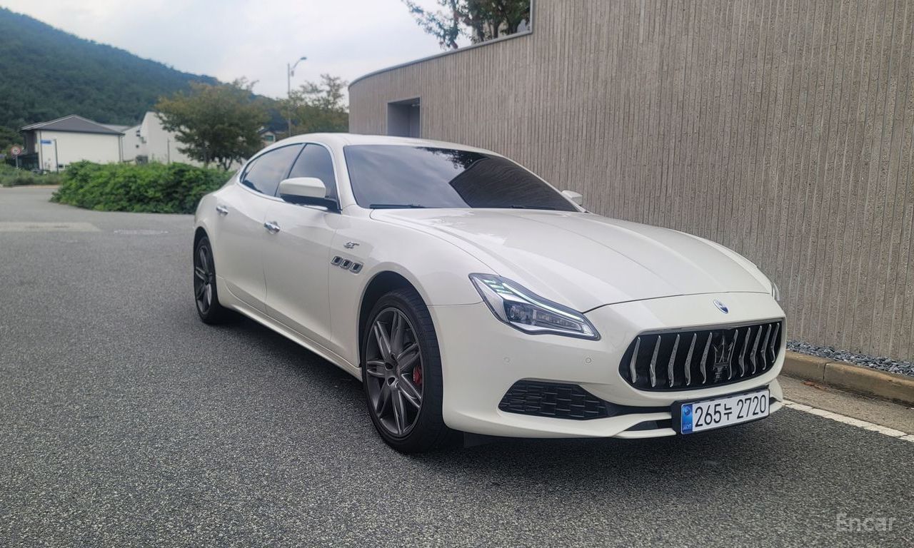 Maserati Quattroporte