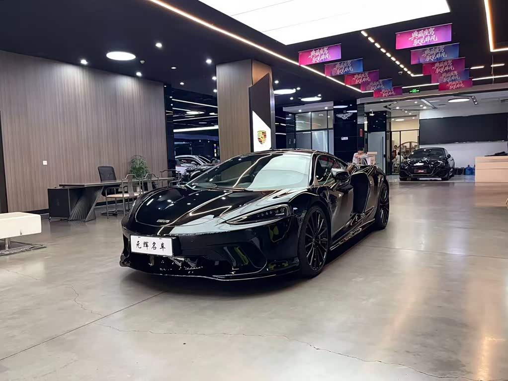 McLaren GT
