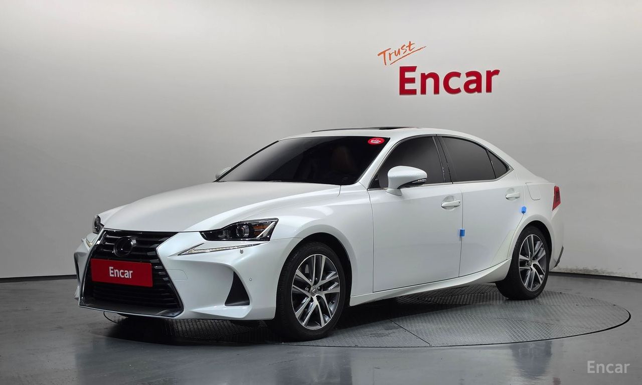 Lexus IS