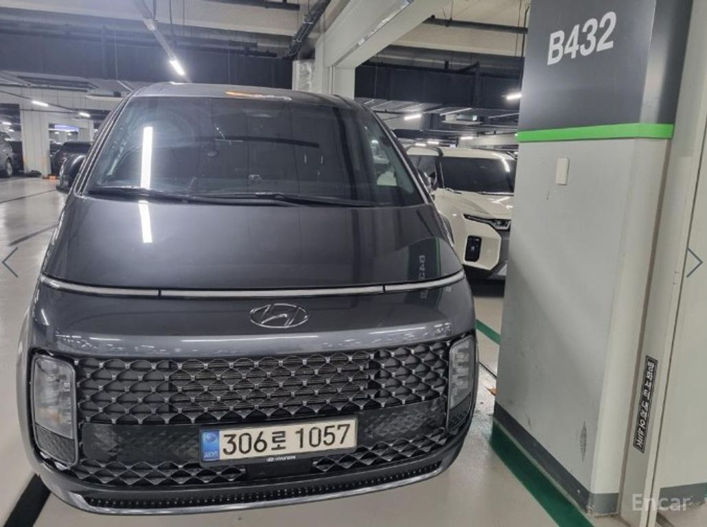 Hyundai Staria