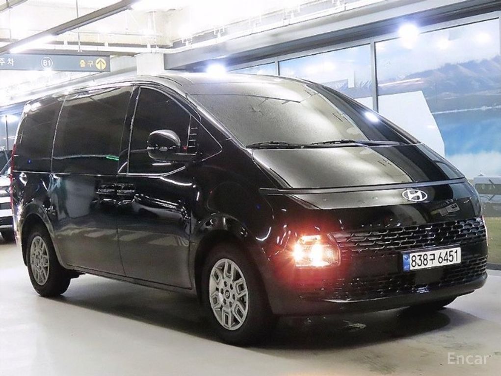 Hyundai Staria