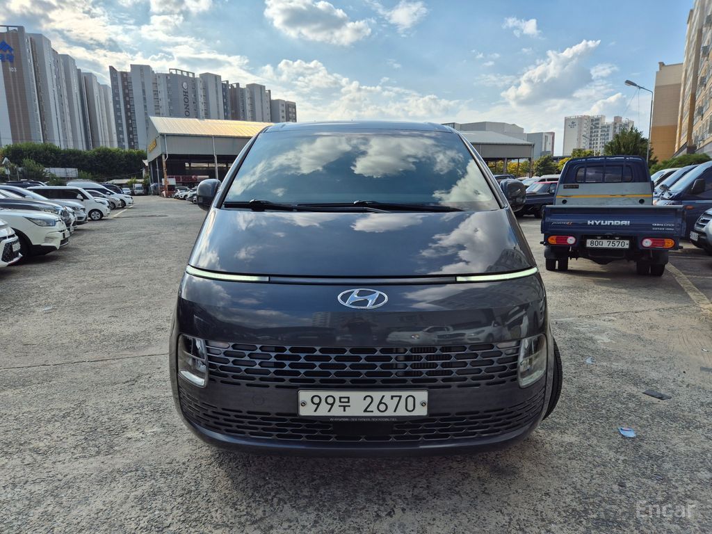 Hyundai Staria