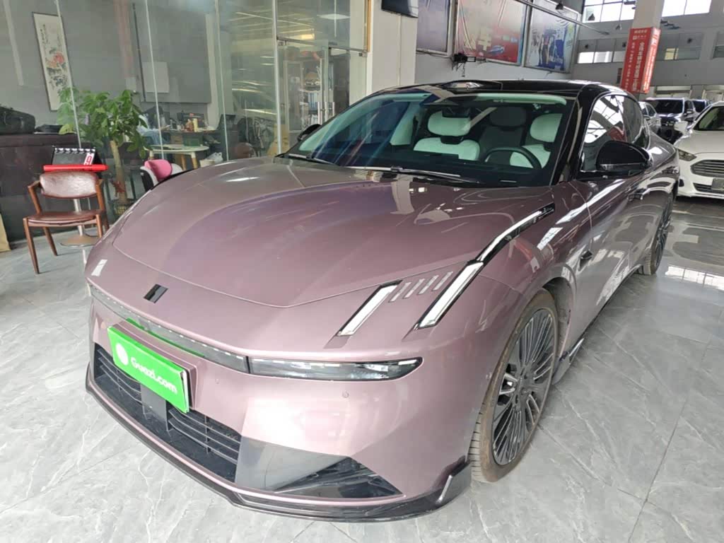 Lynk & Co 10