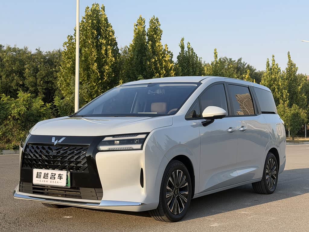 Wuling 730
