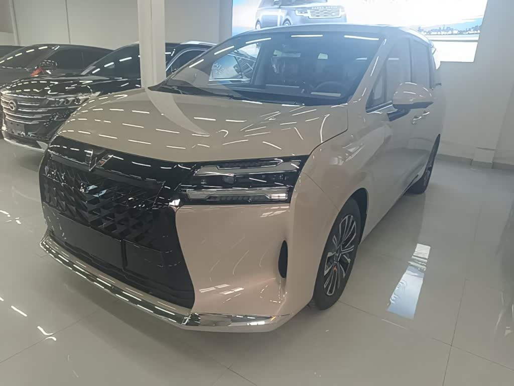 Wuling 730