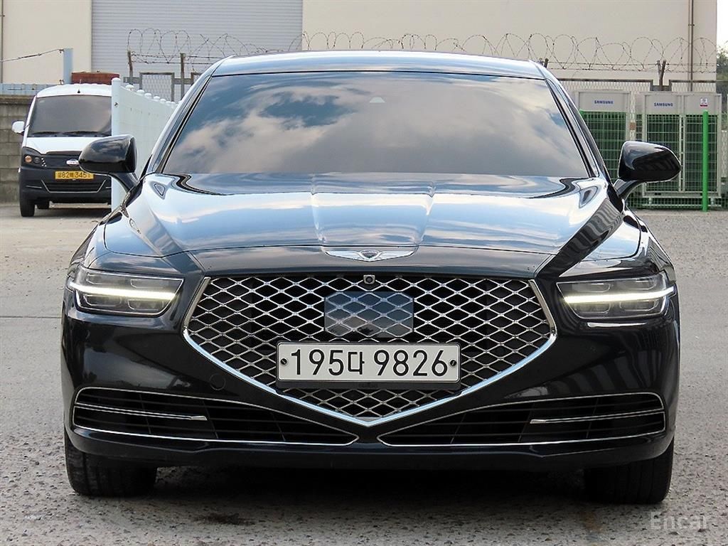 Genesis G90