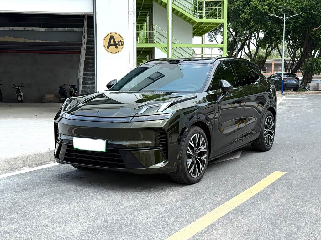 Lynk & Co 08 EM-P