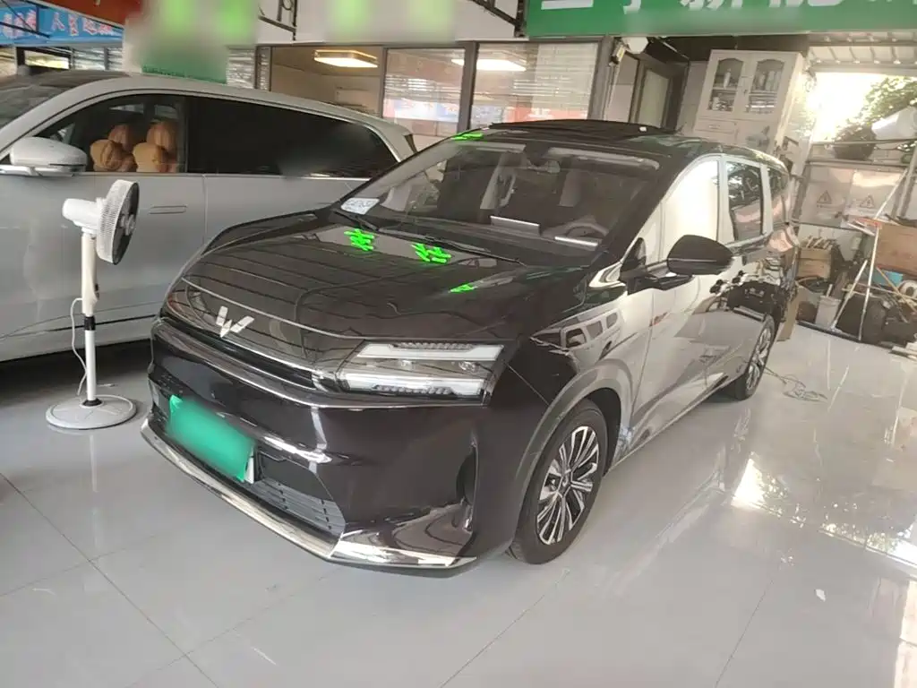 Wuling 730