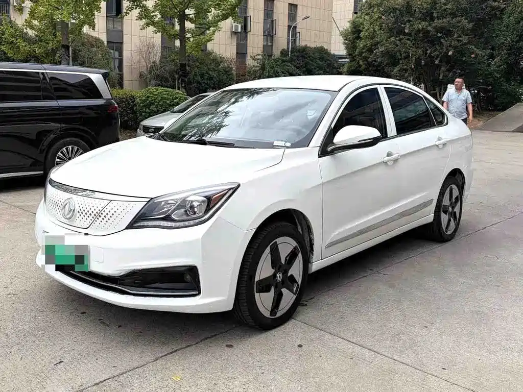 Dongfeng E70